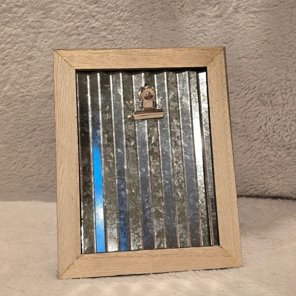 Greenbrier Rustic Wood and Corrugated Galvanized Metal Clip Photo Frame 3.5x3.5